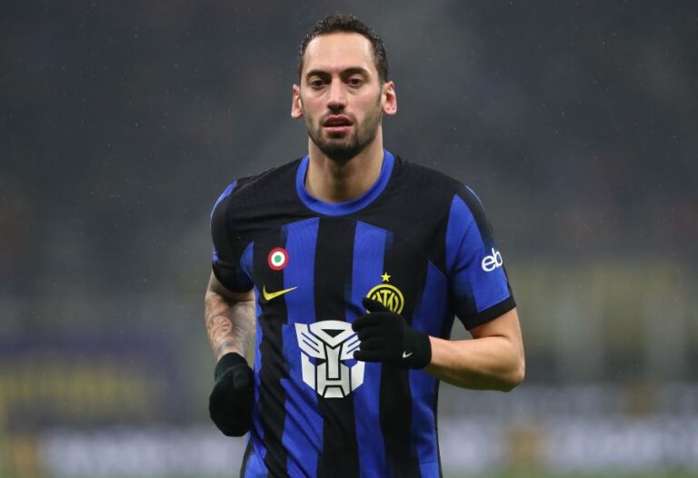 Hakan-Calhanoglu-Inter-Milan-8-900x616