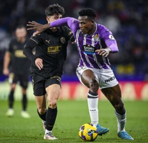 real-valladolid-cf-v-valencia-cf-la-liga-ea-sports-900x866