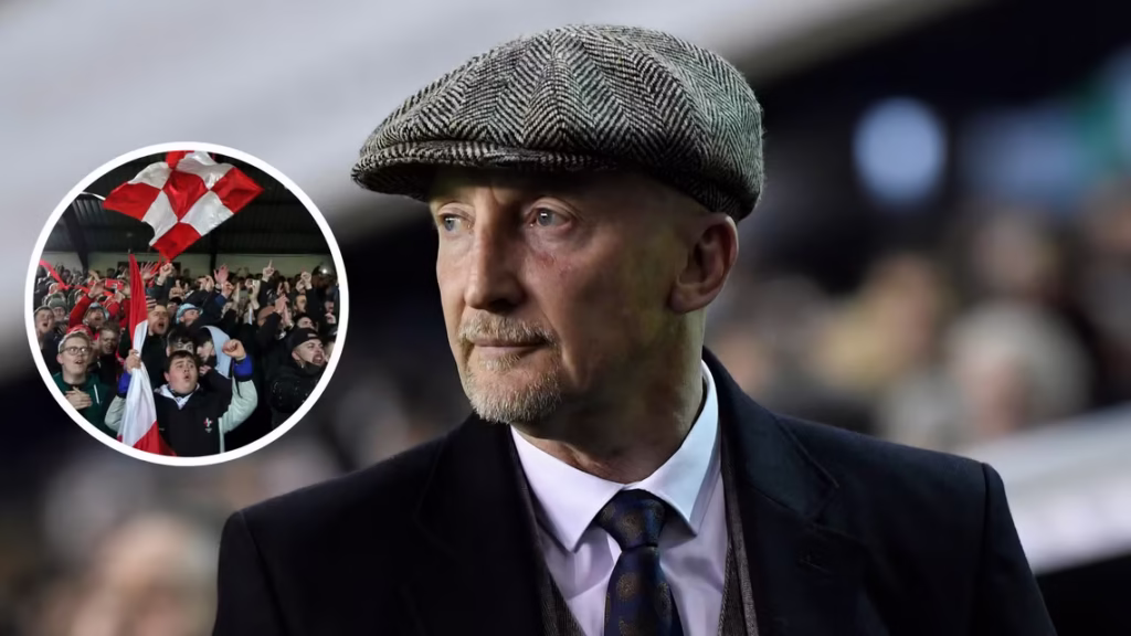 ian-holloway-and-swindon-town-fans-1